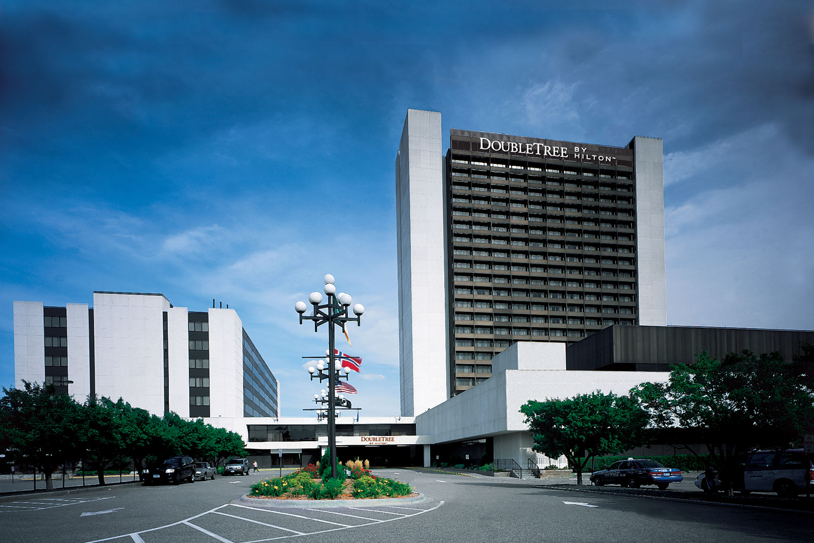 Photo of DoubleTree by HIlton Hotel Bloomington