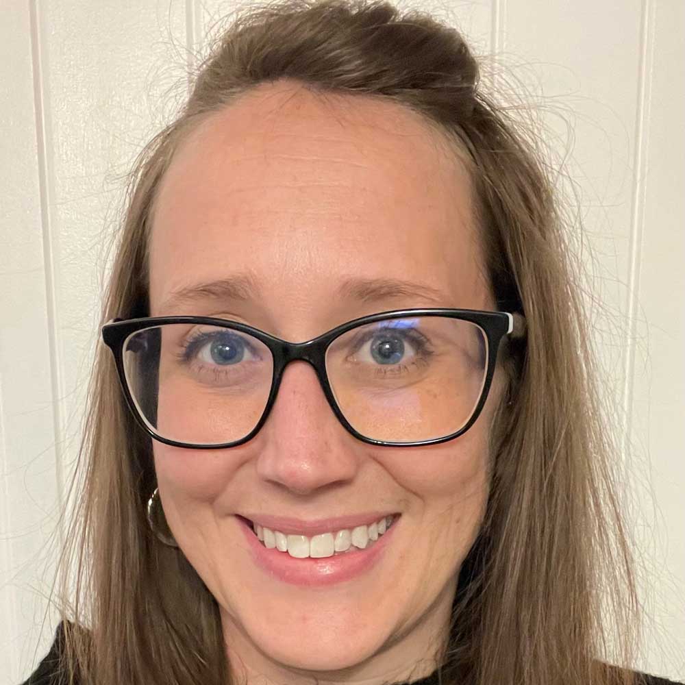 Photo of Alicia Alverson
